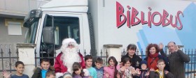 Bibliobus sa Deda Mrazom obilazi 12 sela opštine Kladovo